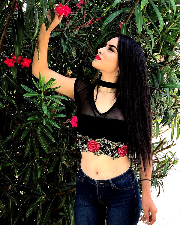 kimberly.loaiza instagram image archive image