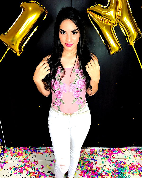 kimberly.loaiza instagram image archive image