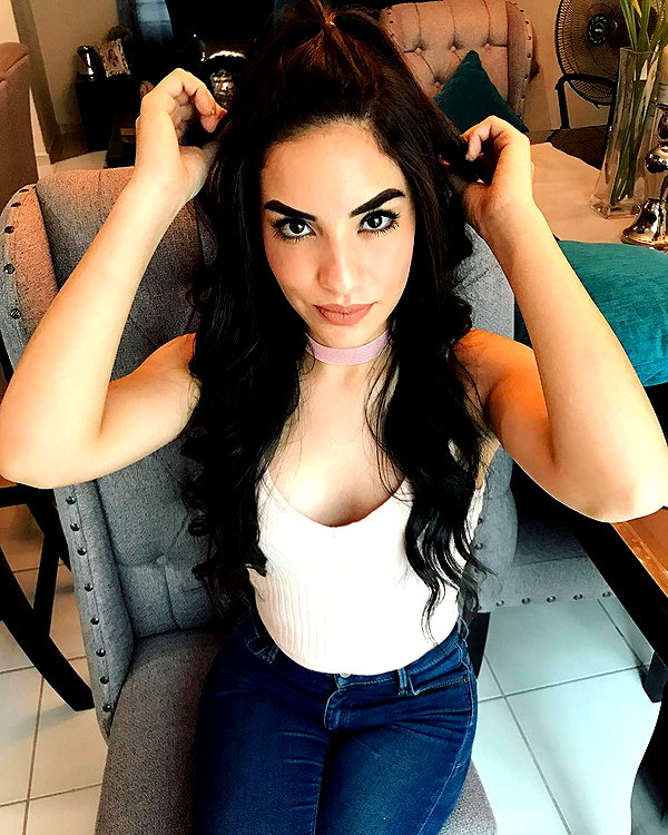 kimberly.loaiza instagram image archive image