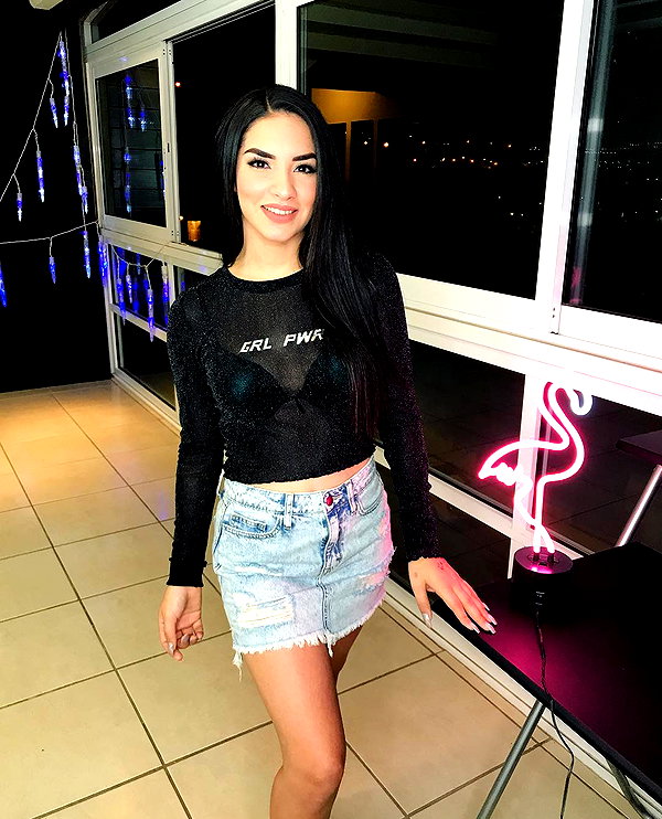 kimberly.loaiza instagram image archive image