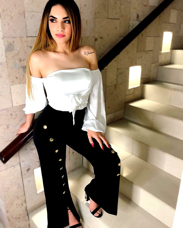 kimberly.loaiza instagram image archive image