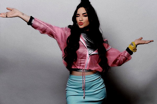 kimberly.loaiza instagram image archive image