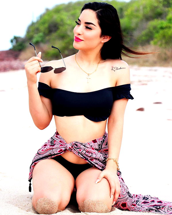 kimberly.loaiza instagram image archive image
