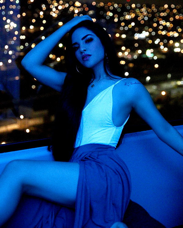 kimberly.loaiza instagram image archive image