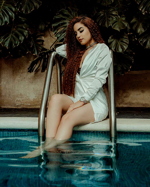kimberly.loaiza instagram image archive image