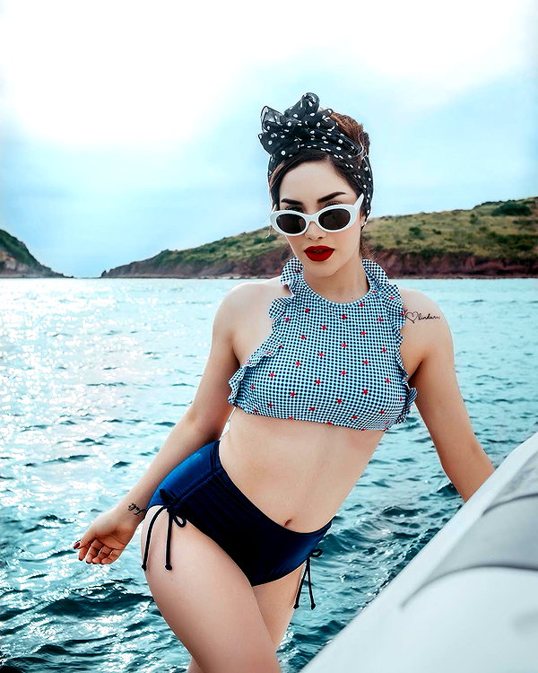 kimberly.loaiza instagram image archive image