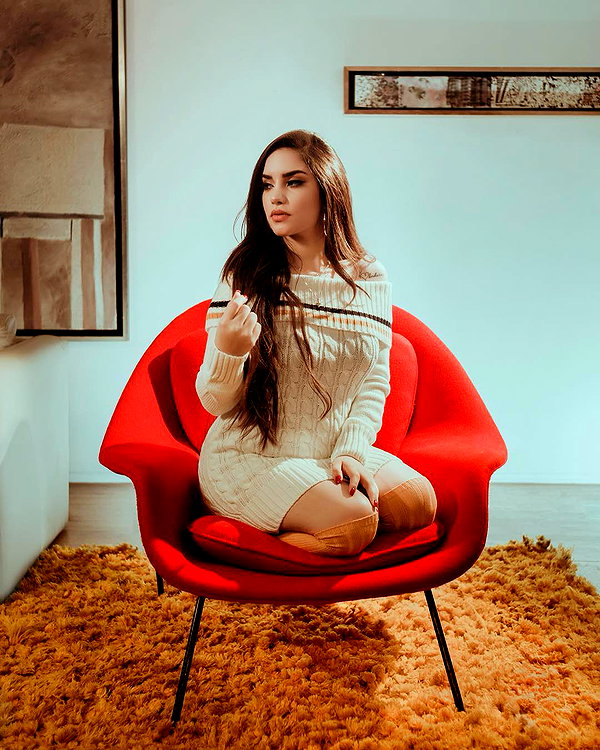 kimberly.loaiza instagram image archive image
