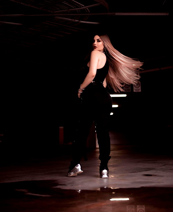 kimberly.loaiza instagram image archive image