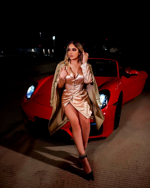 kimberly.loaiza instagram image archive image