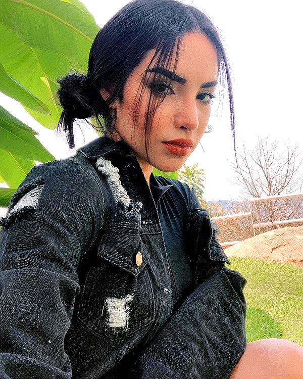 kimberly.loaiza instagram image archive image
