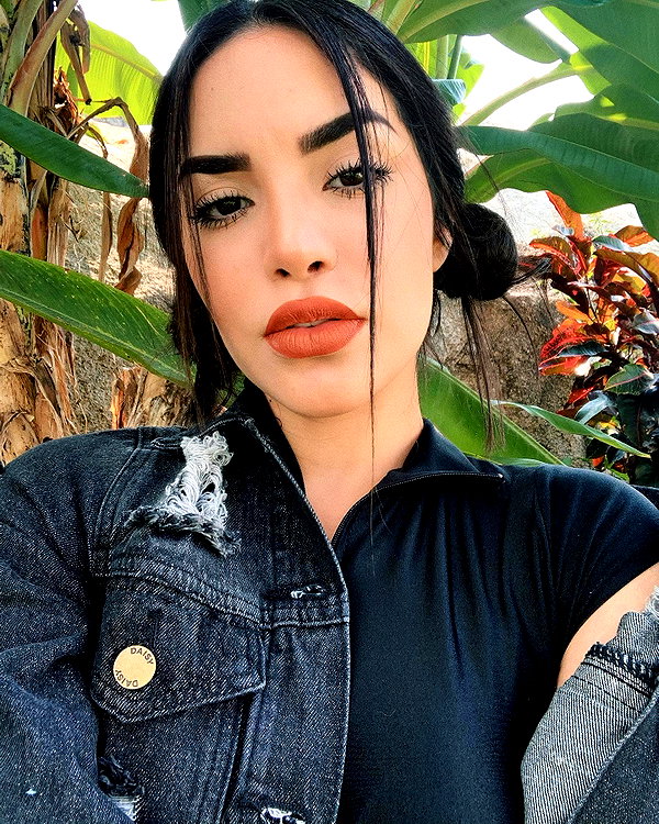 kimberly.loaiza instagram image archive image