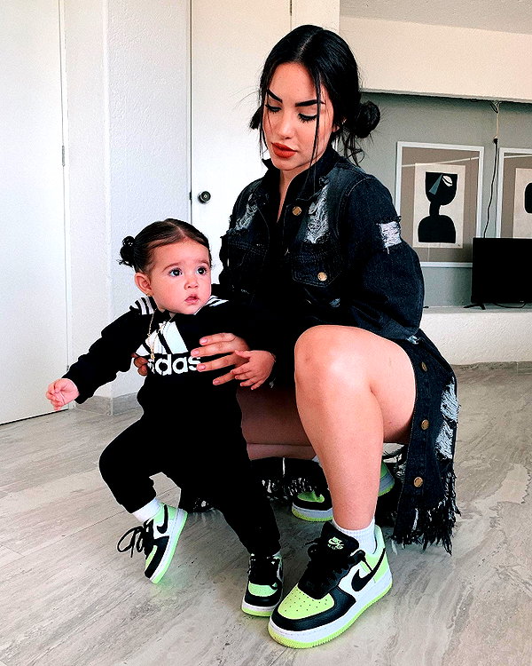 kimberly.loaiza instagram image archive image