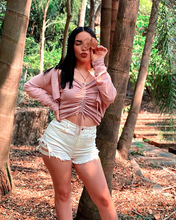 kimberly.loaiza instagram image archive image