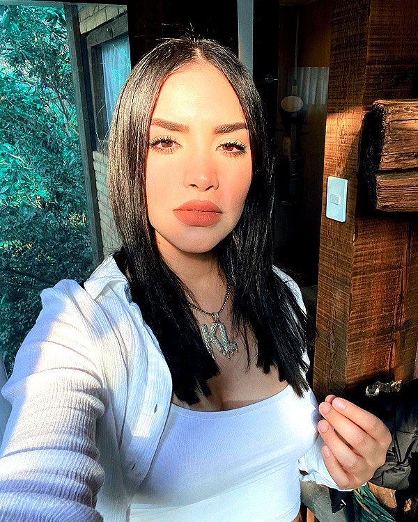 kimberly.loaiza instagram image archive image