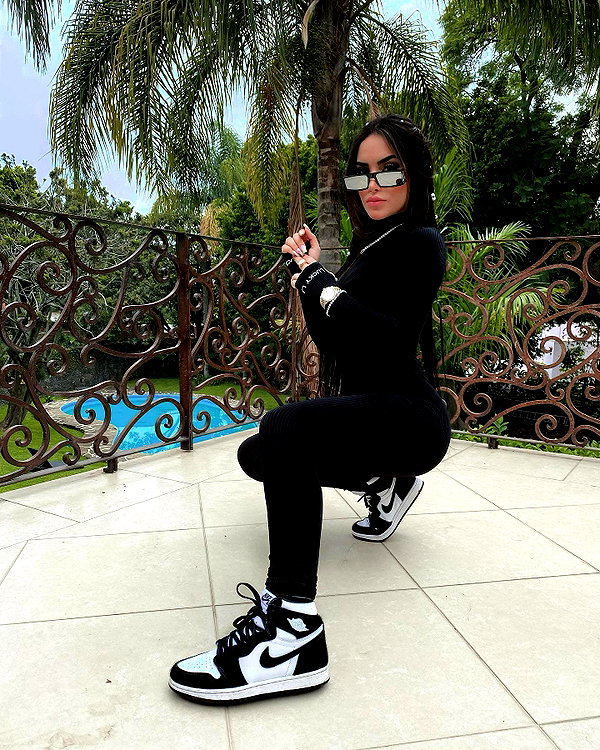 kimberly.loaiza instagram image archive image