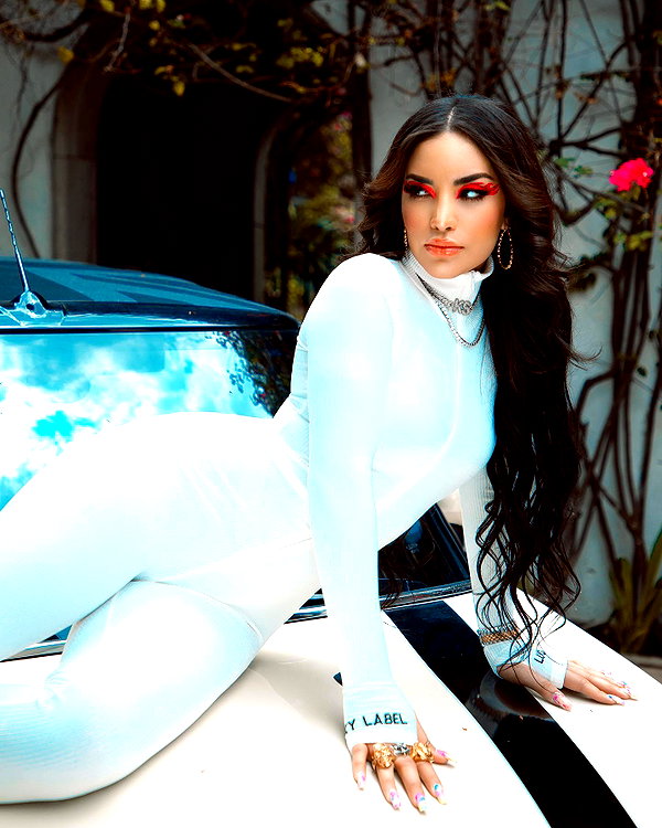 kimberly.loaiza instagram image archive image