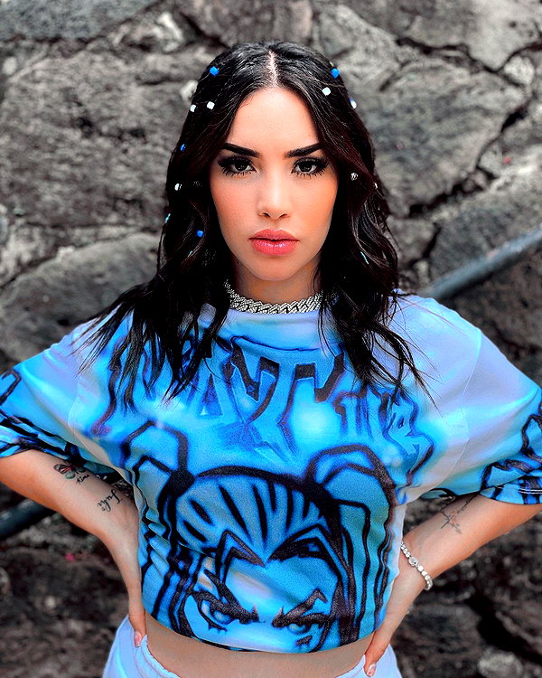 kimberly.loaiza instagram image archive image