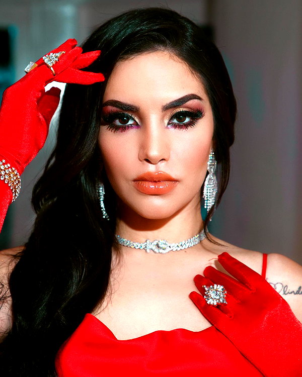kimberly.loaiza instagram image archive image