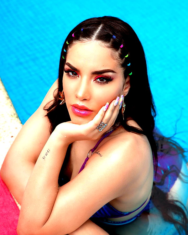 kimberly.loaiza instagram image archive image