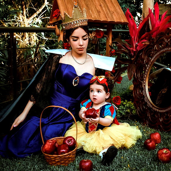 kimberly.loaiza instagram image archive image