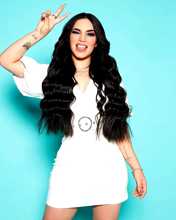 kimberly.loaiza instagram image archive image