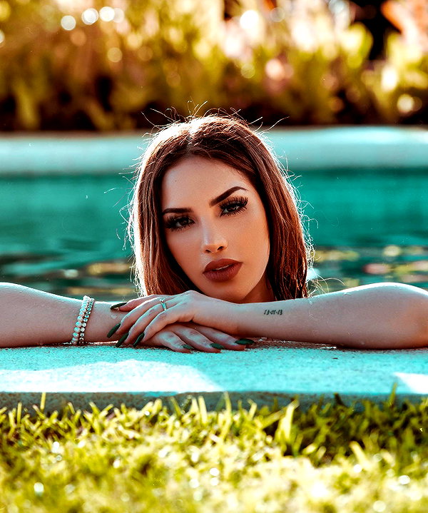 kimberly.loaiza instagram image archive image
