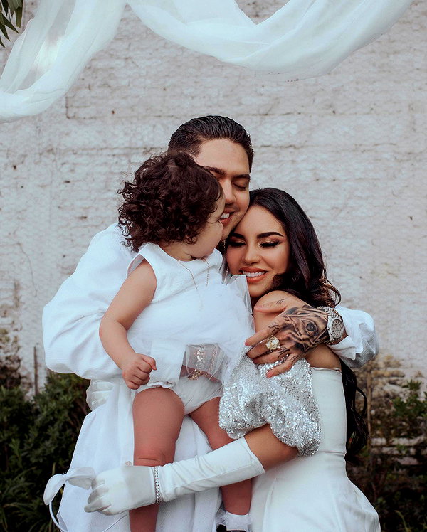 kimberly.loaiza instagram image archive image