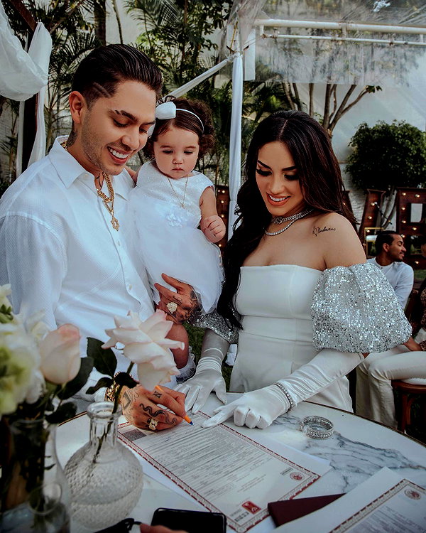 kimberly.loaiza instagram image archive image