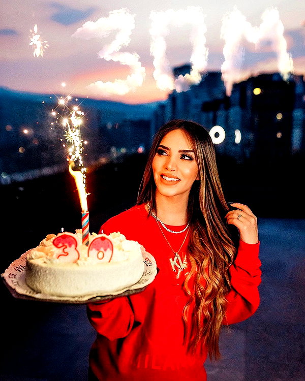 kimberly.loaiza instagram image archive image