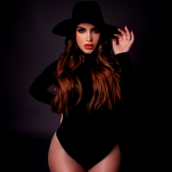 kimberly.loaiza instagram image archive image