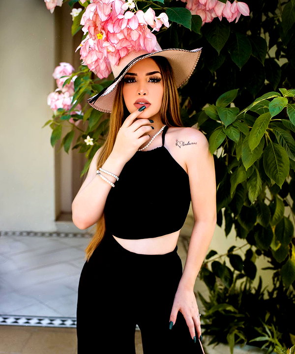 kimberly.loaiza instagram image archive image