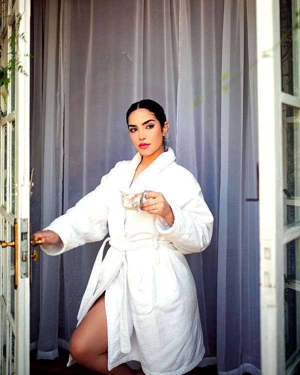 kimberly.loaiza instagram image archive image