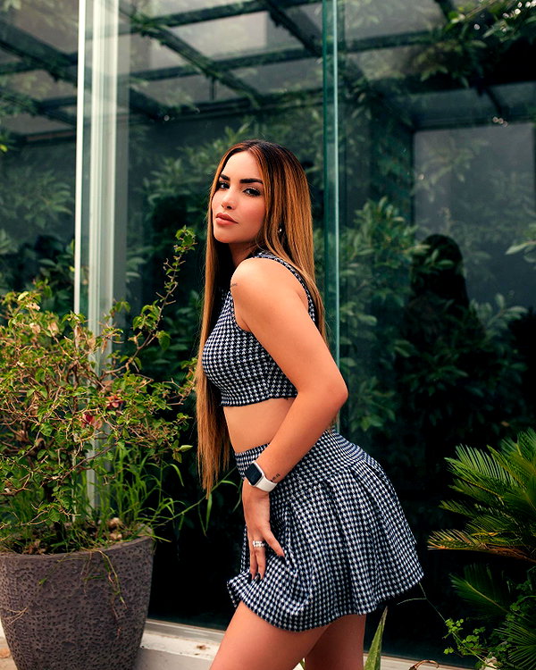 kimberly.loaiza instagram image archive image