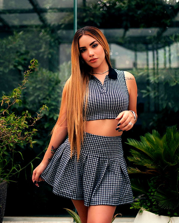 kimberly.loaiza instagram image archive image