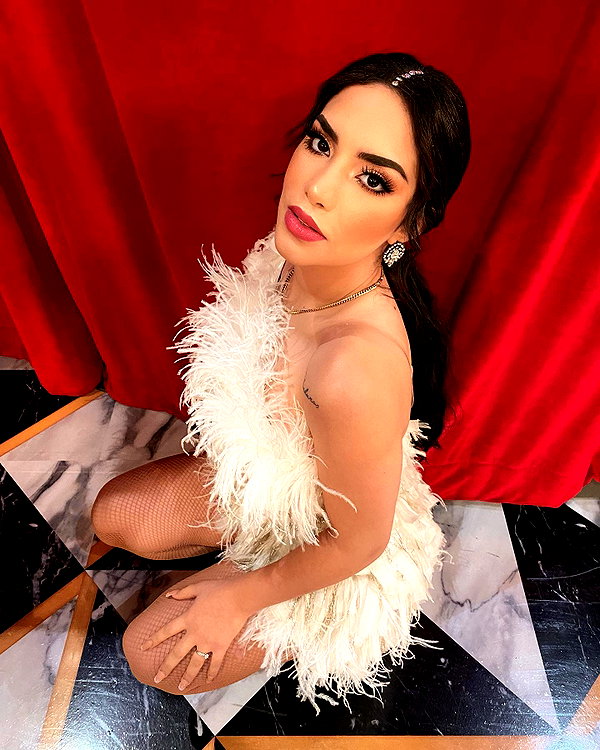 kimberly.loaiza instagram image archive image