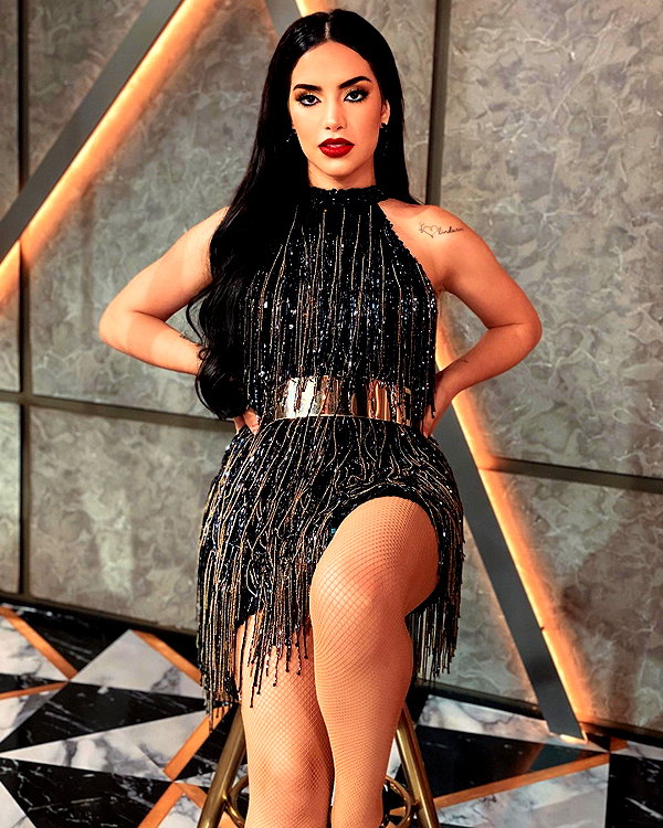 kimberly.loaiza instagram image archive image