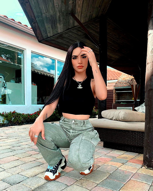 kimberly.loaiza instagram image archive image