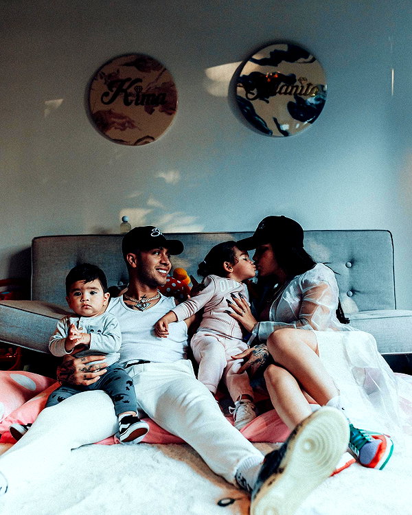 kimberly.loaiza instagram image archive image