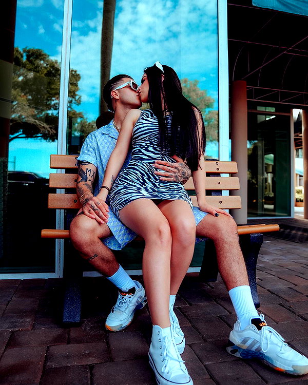 kimberly.loaiza instagram image archive image