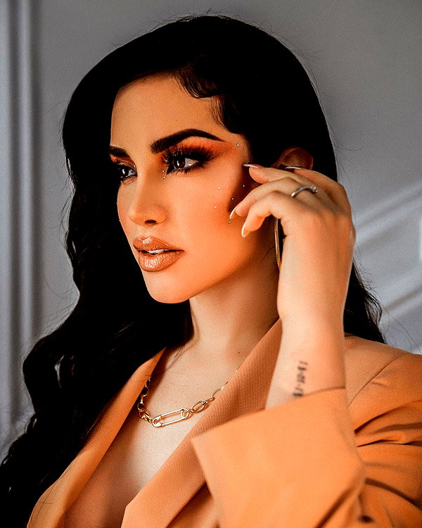 kimberly.loaiza instagram image archive image
