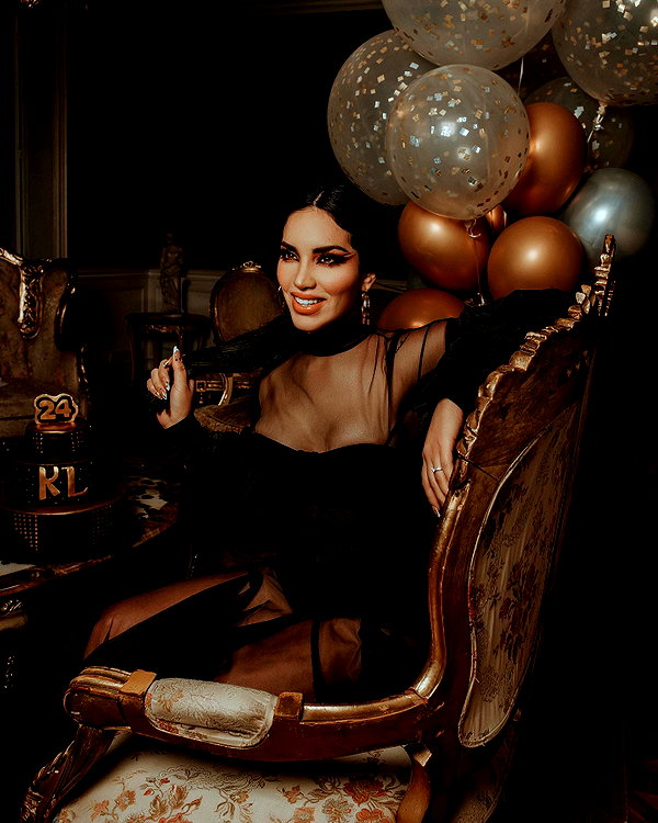 kimberly.loaiza instagram image archive image