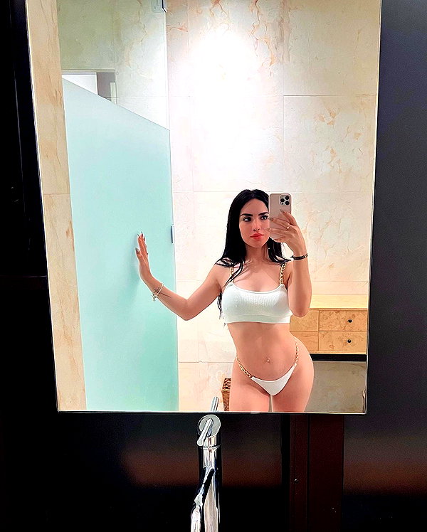 kimberly.loaiza instagram image archive image