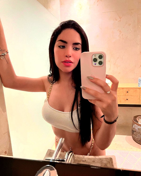 kimberly.loaiza instagram image archive image