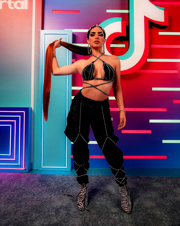 kimberly.loaiza instagram image archive image
