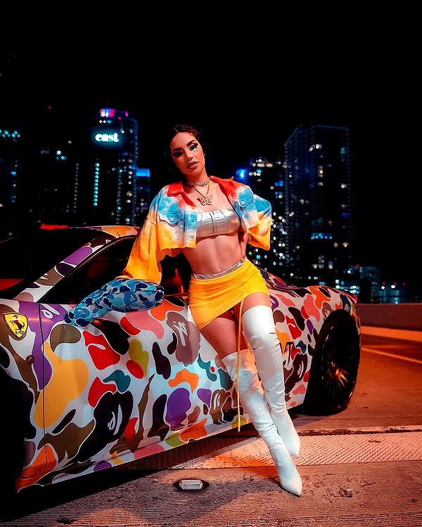 kimberly.loaiza instagram image archive image