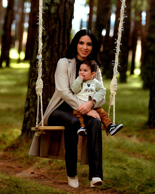 kimberly.loaiza instagram image archive image