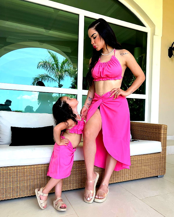 kimberly.loaiza instagram image archive image