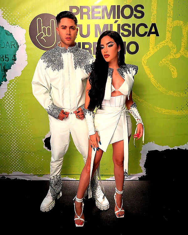 kimberly.loaiza instagram image archive image