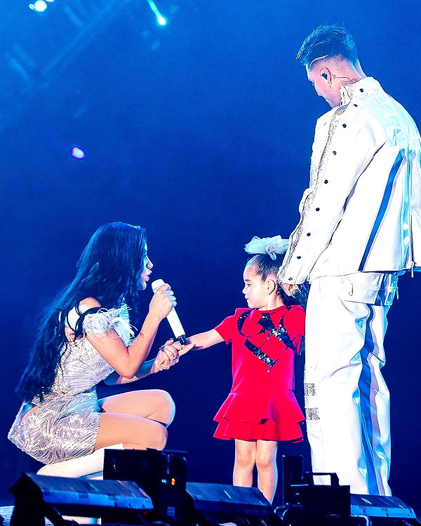 kimberly.loaiza instagram image archive image