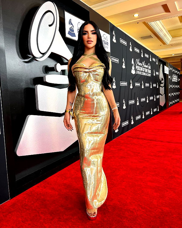 kimberly.loaiza instagram image archive image